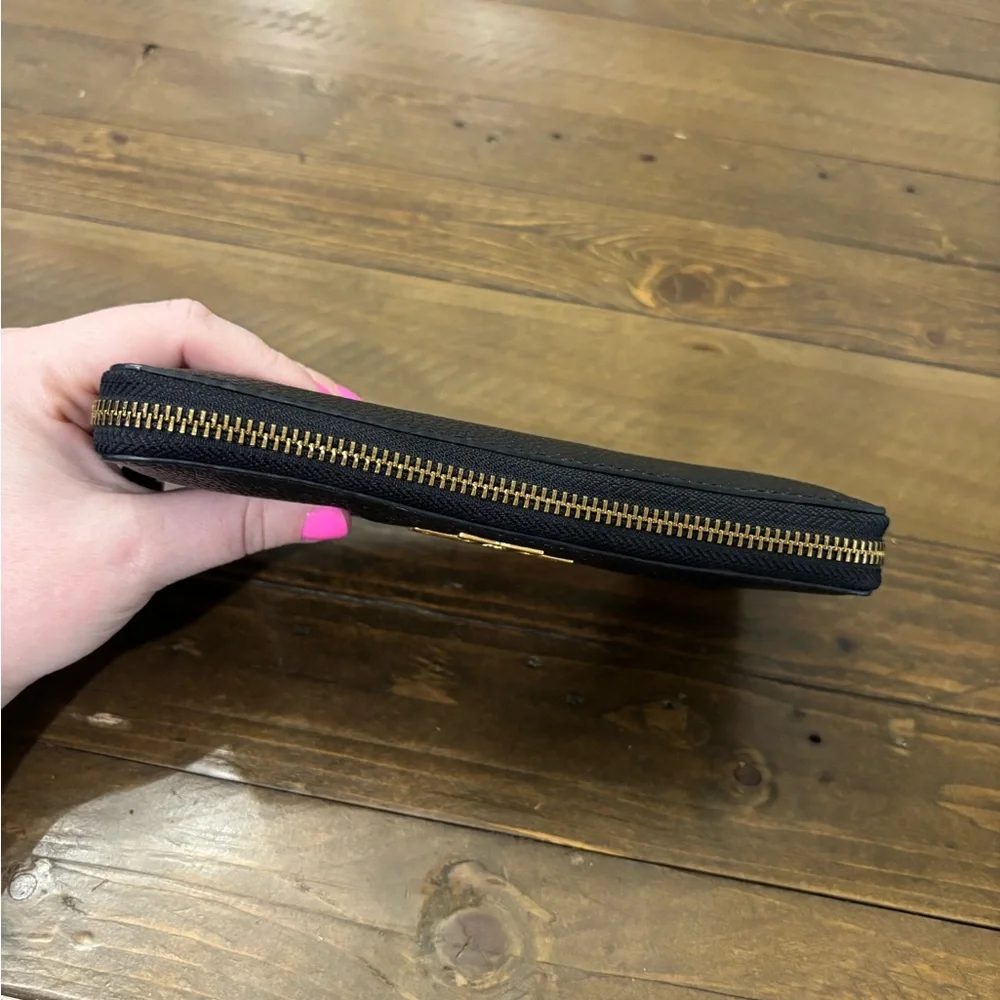 Tory Burch Britten Continental Zip Wallet in Black Leather